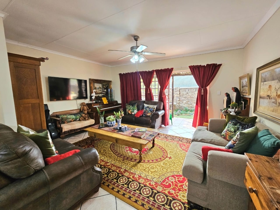 4 Bedroom Property for Sale in Van Der Hoff Park North West